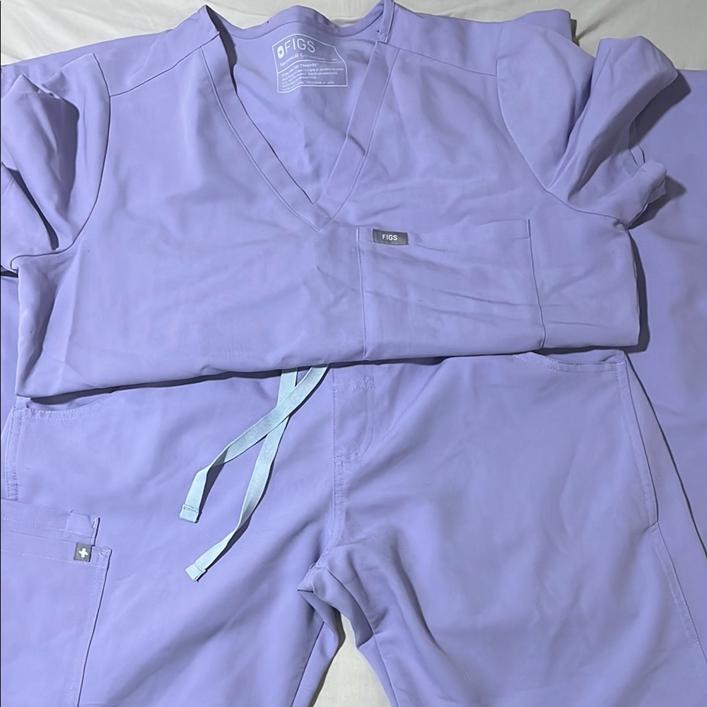 Figs Lavender Scrub Set